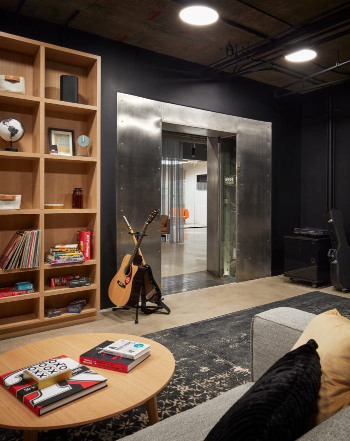 311 West Monroe Amenity Space - 0