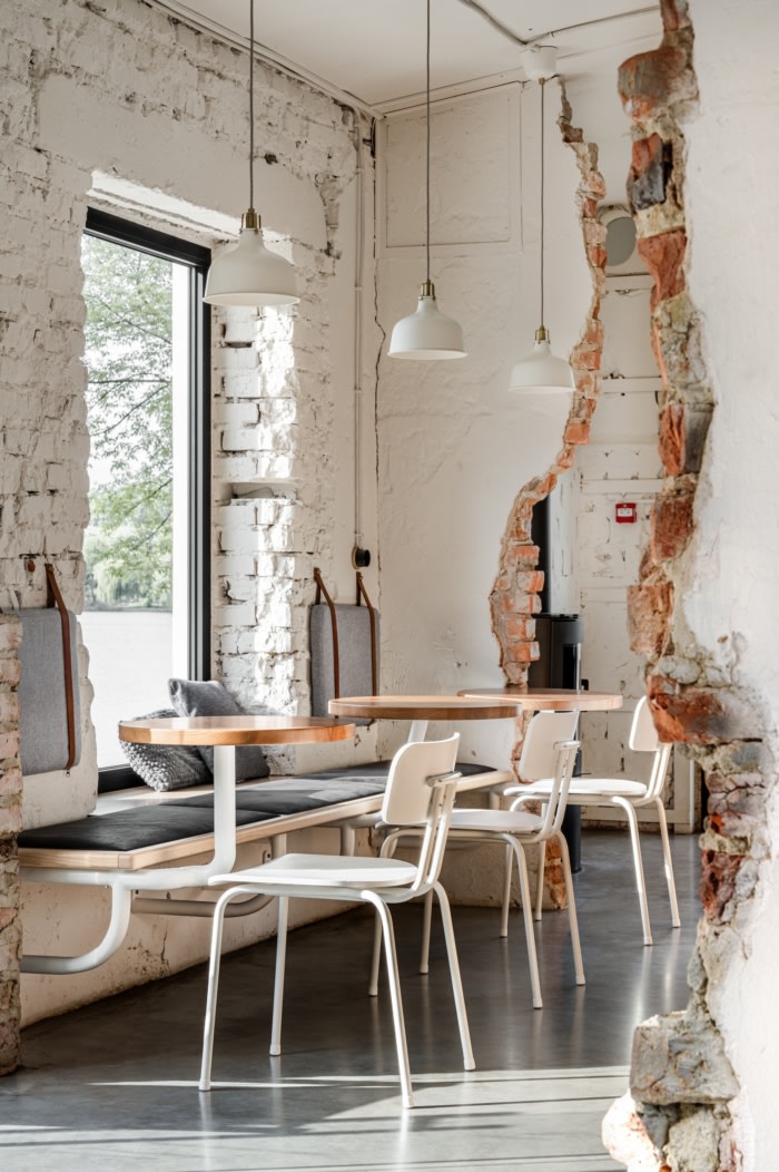 White Rabbit Surf Café - 0