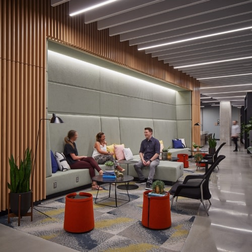 333 N Green Lobby and Amenity Spaces