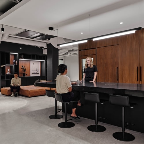 5670 Wilshire Building Amenity Spaces