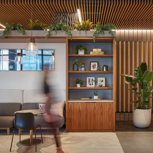 333 N Green Lobby and Amenity Spaces