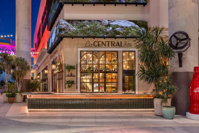 La Central by Mario Pagán - 0