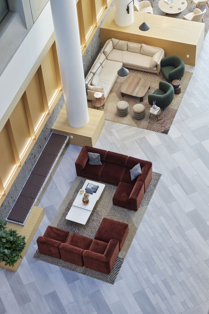 Center 21 Lobby and Public Spaces - 0