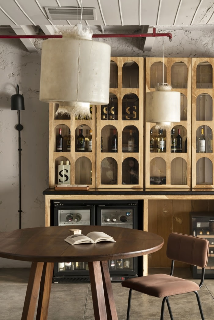 Greenr-Strangr Cafe & Bar - 0