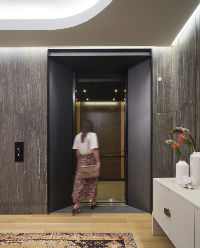 816 Congress Lobby and Amenity Spaces - 0