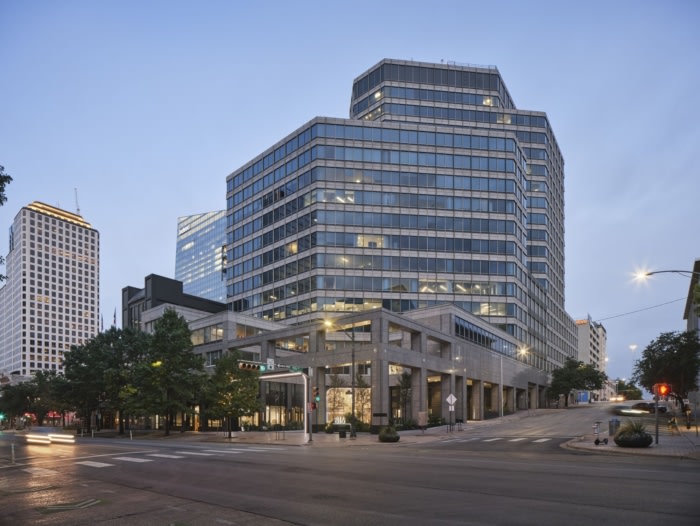816 Congress Lobby and Amenity Spaces - 0