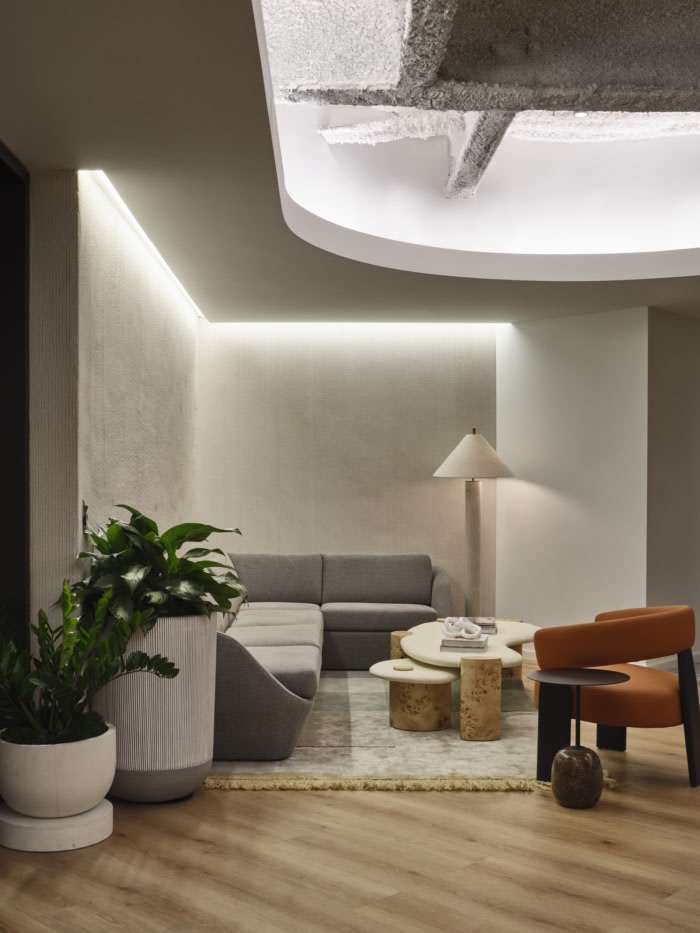 816 Congress Lobby and Amenity Spaces - 0