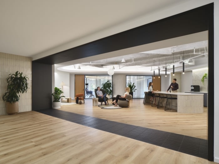 816 Congress Lobby and Amenity Spaces - 0