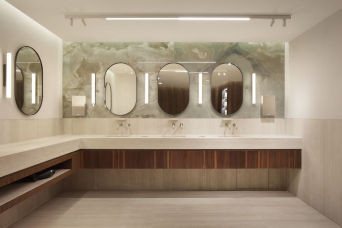 20 Gresham Street Lobby and Amenity Spaces - 0